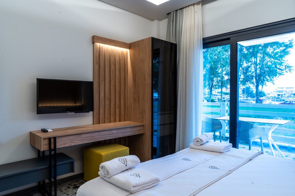 nero-suites-fanari-komotini-deluxe-diklino-dwmatio (4) nero-suites-fanari-komotini-deluxe-diklino-dwmatio