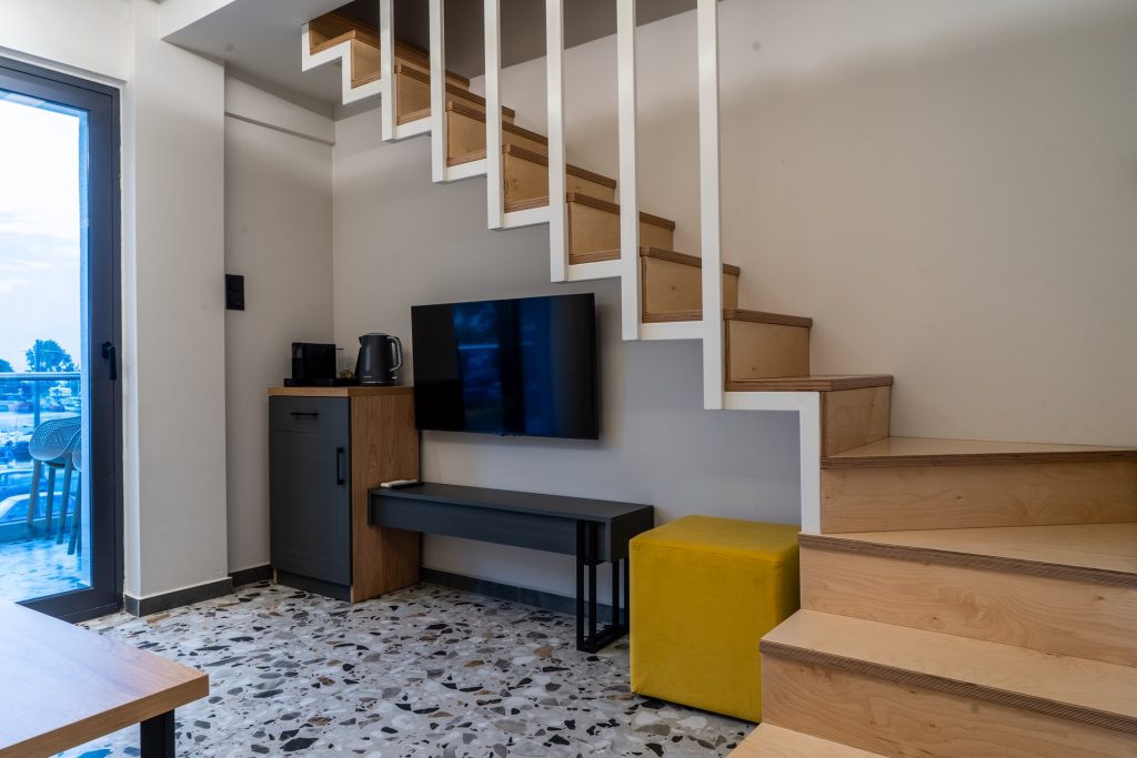 nero-suites-fanari-komotini-superior-triklino-dwmatio-2-kanapedes (3) nero-suites-fanari-komotini-superior-triklino-dwmatio-2-kanapedes