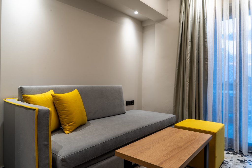 nero-suites-fanari-komotini-superior-triklino-dwmatio-2-kanapedes (7) nero-suites-fanari-komotini-superior-triklino-dwmatio-2-kanapedes