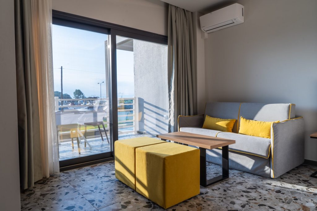 nero-suites-fanari-komotini-superior-triklino-dwmatio (5) nero-suites-fanari-komotini-superior-triklino-dwmatio