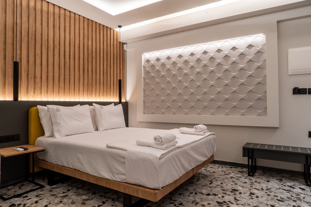 nero-suites-fanari-komotini-superior-triklino-dwmatio (9) nero-suites-fanari-komotini-superior-triklino-dwmatio